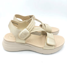 Carica l'immagine nel visualizzatore di Gallery, Valleverde 57100 oro sandali bassi in gomma con fasce elasticizzate e chiusura con velcro