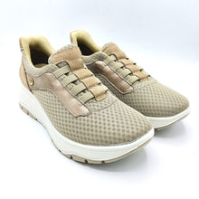 Carica l'immagine nel visualizzatore di Gallery, Enval 7772111 beige sneakers donna in tessuto. Dotato di elastici per una calzata più avvolgente