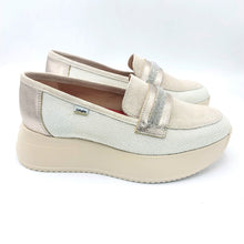 Carica l'immagine nel visualizzatore di Gallery, Callaghan 60303 beige