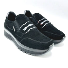 Carica l'immagine nel visualizzatore di Gallery, Igi&co 2173500 nero mocassino in pelle scamosciata con zeppa di 4 cm e soletta estraibile in memory foam