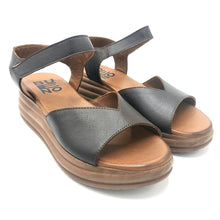 Carica l'immagine nel visualizzatore di Gallery, Bueno WG3301 testa di moro sandalo in pelle con scollo a V e braccialetto con chiusura con velcro