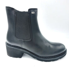 Carica l'immagine nel visualizzatore di Gallery, Valleverde 17121 nero stivaletto in pelle con cerniera ed elastico, dotato di suola super leggera
