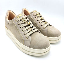 Carica l'immagine nel visualizzatore di Gallery, Valleverde 35480 beige sneakers donna in pelle scamosciata con decorazioni removibili