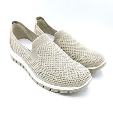 Carica l'immagine nel visualizzatore di Gallery, Igieco 7658633 beige sneakers donna in tessuto elasticizzato con soletta estraibile in memory foam