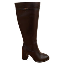 Carica l'immagine nel visualizzatore di Gallery, Tamaris 1-25530-45 mogano stivale in pelle con tacco di 8 cm e cerniera posteriore per una migliore regolazione del polpaccio