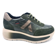 Carica l'immagine nel visualizzatore di Gallery, Callaghan 61611 verdone sneakers stringata donna in pelle e pelle scamosciata con suola in gomma con sistema adaptaction