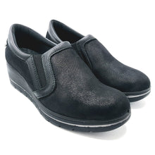 Carica l'immagine nel visualizzatore di Gallery, Enval 2274200 nero mocassino donna linea comoda con tessuto effetto camoscio che si adatta al piede e soletta estraibile in memory foam