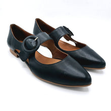 Carica l'immagine nel visualizzatore di Gallery, Bueno WE2900 nero ballerina in pelle con punta sfilata e braccialetto