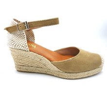 Carica l&#39;immagine nel visualizzatore di Gallery, Pavana DOLORES taupe espadrillas in camoscio con fodera pelle e sottopiede imbottito con zeppa 6 cm
