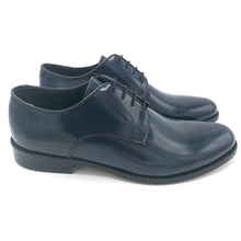 Carica l&#39;immagine nel visualizzatore di Gallery, Bryan shoes 901 blu abrasivato scarpe classiche uomo con tomaia liscia in pelle e suola cucita con ovalino in gomma
