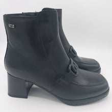 Carica l&#39;immagine nel visualizzatore di Gallery, Valleverde V46104 nero stivaletto donna con zip laterale e tacco 5 cm con plateau in gomma
