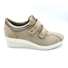 Carica l&#39;immagine nel visualizzatore di Gallery, Enval 5758733 beige sneakers donna con tomaia traforata e doppio stretch con soletta estraibile in memory foam
