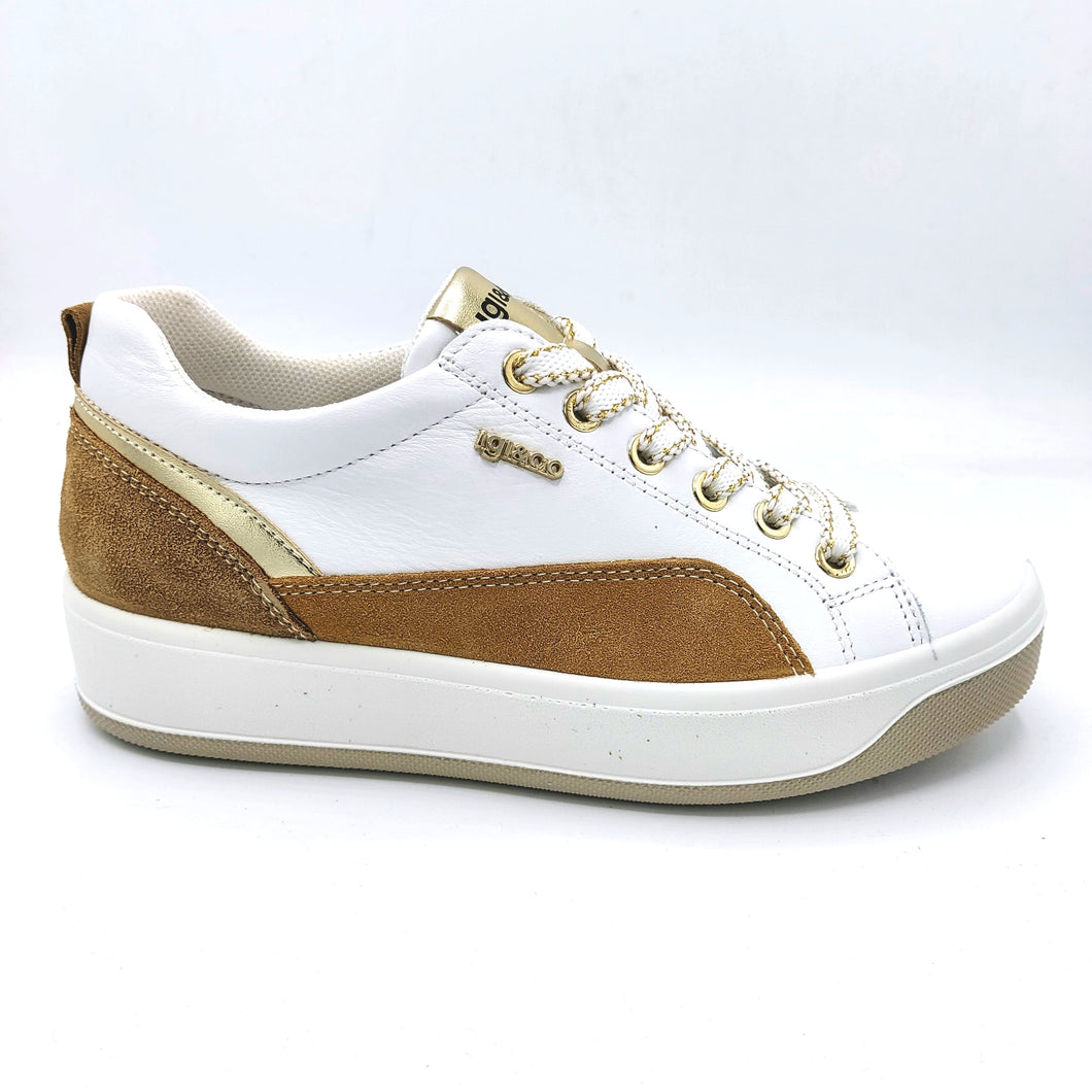 Igi&co 5658400 bianco cuoio sneaker donna in pelle con riporti in camoscio ed è dotata di soletta estraibile