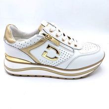 Carica l&#39;immagine nel visualizzatore di Gallery, Donna serena 7Q5108DM bianco sneakers donna con zip e lacci con riporti color oro
