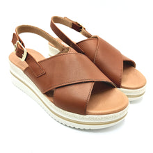 Carica l'immagine nel visualizzatore di Gallery, Valleverde VG2101 cuoio sandalo incrociato in pelle con sottopiede imbottito

