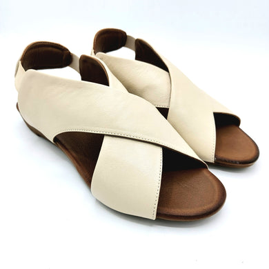 Bueno WL2408 crema sandalo donna incrociato in pelle con zeppa ba di 2 cm