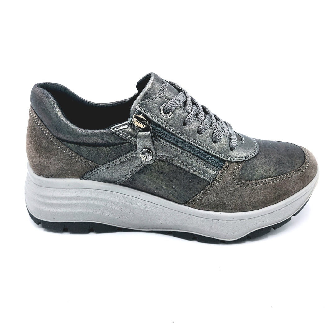 Enval 6776522 grigio sneakers donna con lacci e cerniera con tomaia in pelle scamosciata.
Dotata di una forma ampia e soletta estraibile