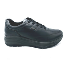 Carica l&#39;immagine nel visualizzatore di Gallery, Enval 6776300 nero sneakers donna con lacci, dotata di soletta estraibile in memory foam e una suola in gomma con sistema antishock
