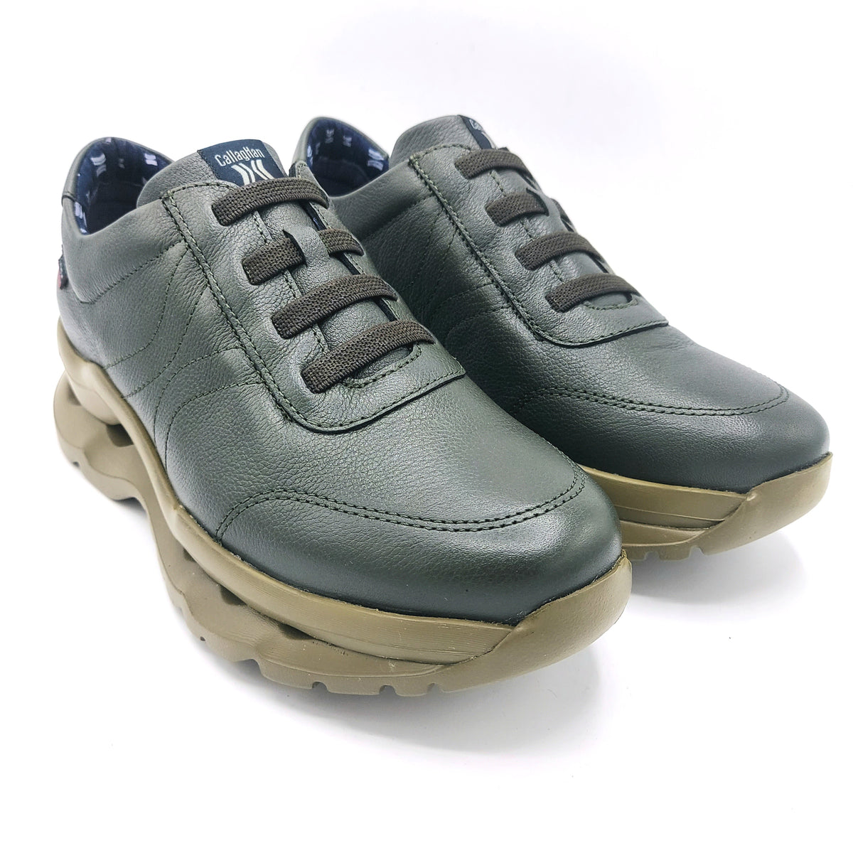 Callaghan 18822 verde sneakers donna con finti lacci e tomaia in pelle. Dotata di una suola in gomma con sistema adaptaction