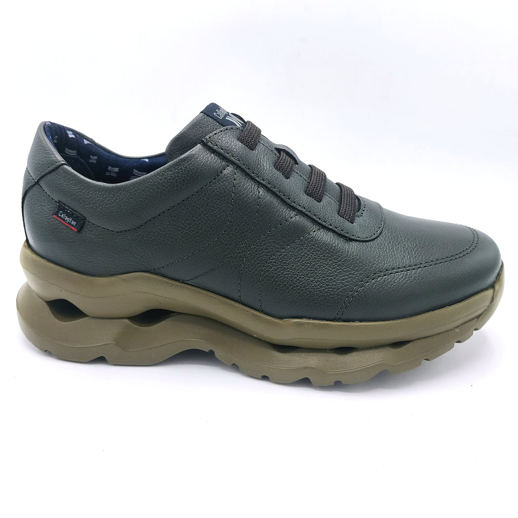 Callaghan 18822 verde sneakers donna con finti lacci e tomaia in pelle. Dotata di una suola in gomma con sistema adaptaction