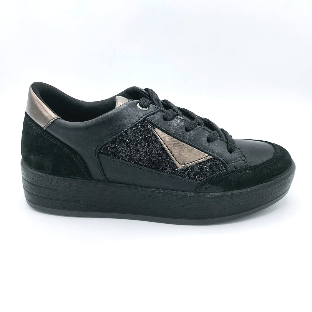 Igieco  6668500 nero sneakers stringata donna in pelle e camoscio con riporti in glitter. Dotata di soletta estraibile