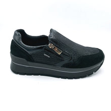 Carica l&#39;immagine nel visualizzatore di Gallery, Igi&amp;co 6673700 nero sneakers donna con chiusura con cerniera. Dotata di una soletta estraibile in memory foam
