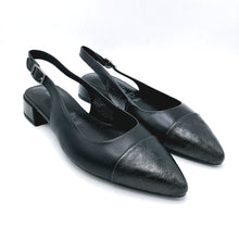 Carica l'immagine nel visualizzatore di Gallery, Tamaris 1-9400-44 nero slingback in pelle con tacco da  cm. Dotato di sottopiede imbottito e una suola in gomma antiscivolo

