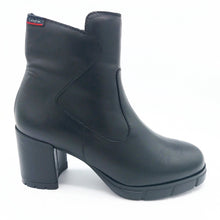 Carica l&#39;immagine nel visualizzatore di Gallery, Callaghan 31008 nero stivaletto donna in pelle con tacco ampio di 7 cm e plateau di 1,5 cm
