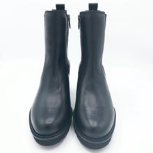 Carica l&#39;immagine nel visualizzatore di Gallery, Callaghan 30809 nero stivaletto in pelle con zip ed elastico laterale con tacco 7 cm e plateau di 1,5 cm
