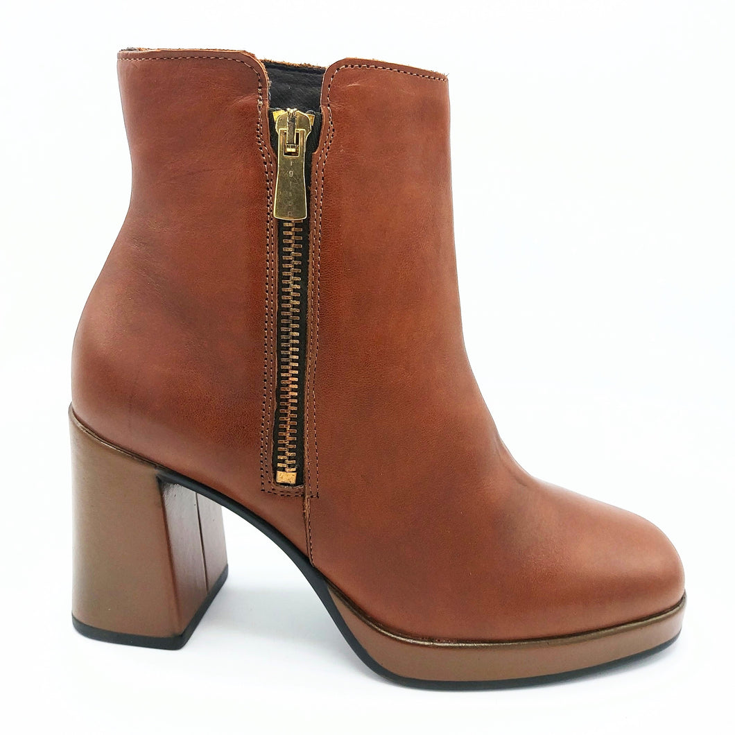 Igi&co 4697422 cognac stivaletto in pelle con tacco e plateau in tinta e zip esterna