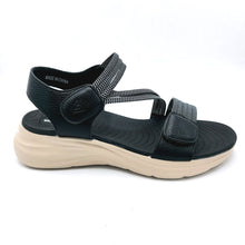 Carica l'immagine nel visualizzatore di Gallery, Valleverde 57100 nero sandali bassi in gomma con fasce elasticizzate e chiusura con velcro
