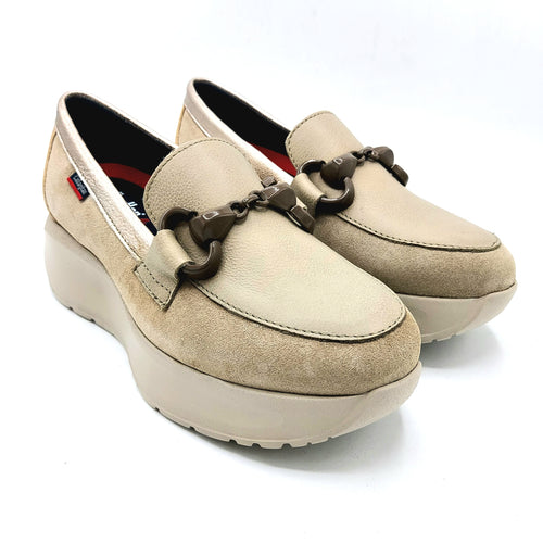 Callaghan 61606 beige mocassino donna in pelle scamosciata e pelle, decorato da un grazioso morsetto