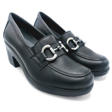 Carica l'immagine nel visualizzatore di Gallery, Enval 2259733 nero mocassino donna in pelle con soletta estraibile in memory foam e morsetto decorativo frantale
