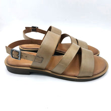 Carica l'immagine nel visualizzatore di Gallery, Vueva WD425R03 taupe
