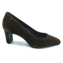 Carica l'immagine nel visualizzatore di Gallery, Tamaris 1-22455-47 mocca dècollète donna in pelle scamosciata con punta quadrata e tacco largo di 7 cm
