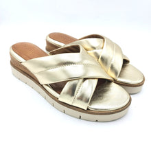 Carica l&#39;immagine nel visualizzatore di Gallery, Tamaris 127233-44 oro ciabatta incrociata in pelle con sottopiede imbottito
