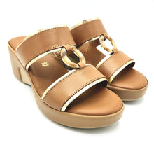 Carica l'immagine nel visualizzatore di Gallery, Valleverde 63120 cuoio con dettagli platino, ciabatta in pelle con decorazione frontale e sottopiede imbottito
