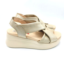 Carica l&#39;immagine nel visualizzatore di Gallery, Callaghan 29904 beige
