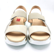 Carica l'immagine nel visualizzatore di Gallery, Callaghan 35204 nude
