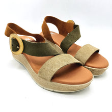 Carica l'immagine nel visualizzatore di Gallery, Pavana IROSEA beige verde e cuoio sandalo in pelle scamosciata con sottopiede imbottito e zeppa di 5 cm
