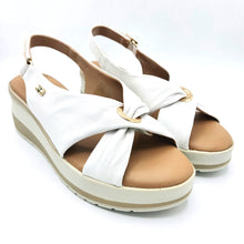 Carica l'immagine nel visualizzatore di Gallery, Valleverde VGI320W bianco sandalo in pelle con sottopiede imbottito e zeppa di 6 cm
