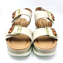 Carica l'immagine nel visualizzatore di Gallery, Donna serena 665950DM beige
