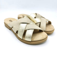 Carica l'immagine nel visualizzatore di Gallery, Igieco 7667800 panna ciabatta donna in pelle con fasce incrociate e suola in gomma flessibile
