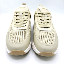 Carica l'immagine nel visualizzatore di Gallery, Donna serena 145671DM beige
