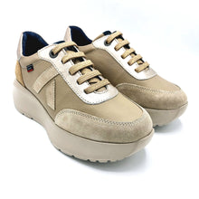 Carica l&#39;immagine nel visualizzatore di Gallery, Callaghan 61605 beige sneakers donna stringata in pelle e camoscio 
