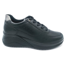 Carica l'immagine nel visualizzatore di Gallery, Igi&amp;co 2150800 nero sneaker donna in pelle con lacci elasticizzati e soletta estraibile in memory foam
