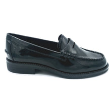Carica l'immagine nel visualizzatore di Gallery, Tamaris 1-24252-47 nero mocassino basso donna in similpelle spazzolata modello college
