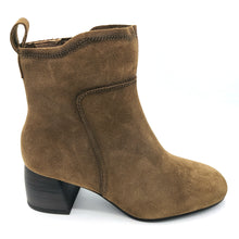 Carica l&#39;immagine nel visualizzatore di Gallery, Tamaris 1-25323-45 marrone tronchetto donna in pelle  scamosciata con tacco di 5 cm e chiusura a cerniera 
