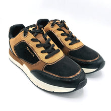 Carica l&#39;immagine nel visualizzatore di Gallery, Tamaris 1-23768-45 nero sneakers stringata vegan con dettagli color cuoio
