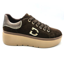 Carica l'immagine nel visualizzatore di Gallery, Donna serena 3E6202DM testa moro sneakers donna in pelle scamosciata con lacci e cerniera
